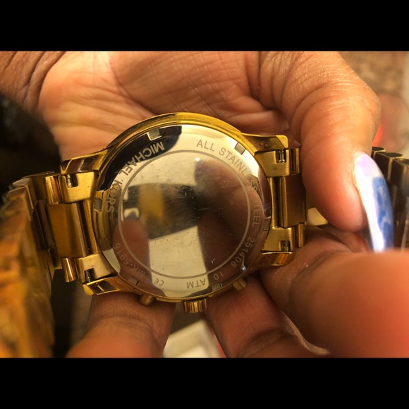 Watch - Picture 2 of 4